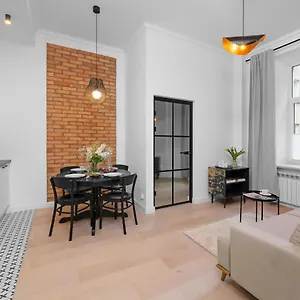 Oomph 2 Bedroom Warszawa